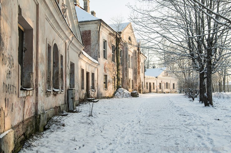1925. gadā kungu mājā atvērta latviešu sešgadīgā skola. Pēc Otrā pasaules kara, līdz 1977. gadam ēkā bija izvietojusies Pasienes astoņgadīgā skola 1925. gadā kungu mājā atvērta latviešu sešgadīgā skola. Pēc Otrā pasaules kara, līdz 1977. gadam ēkā bija izvietojusies Pasienes astoņgadīgā skola 167114