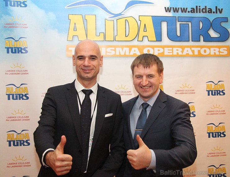 Tūroperatora «Alida Tūrs» īpašnieks Arno Ter-Saakovs un BalticTravelnews.com direktors Aivars Mackevičs Tūroperatora «Alida Tūrs» īpašnieks Arno Ter-Saakovs un BalticTravelnews.com direktors Aivars Mackevičs 168864