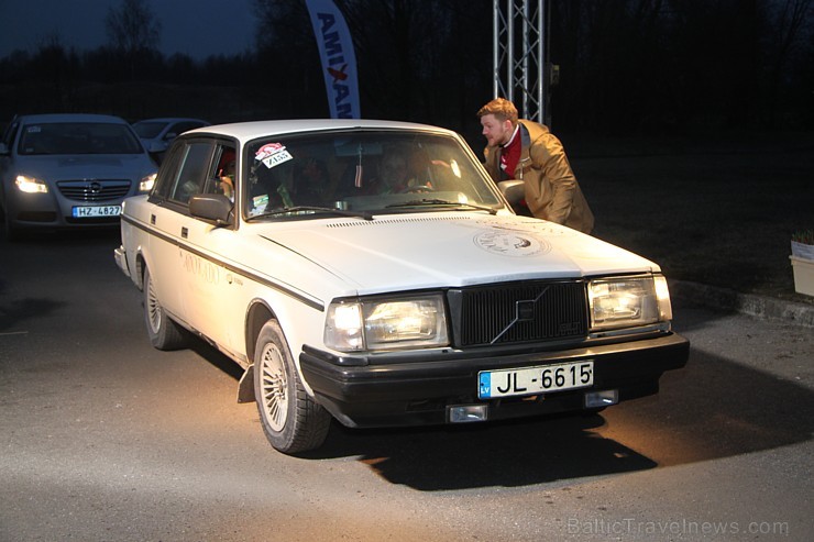 Populārais «Sieviešu dienas rallijs 2016» pulcē 5.03.2016 divās Latvijas starta pilsētās - Dobelē un Valmierā rekordlielu dalībnieču skaitu Populārais «Sieviešu dienas rallijs 2016» pulcē 5.03.2016 divās Latvijas starta pilsētās - Dobelē un Valmierā rekordlielu dalībnieču skaitu 170007