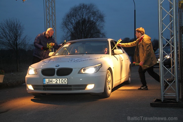 Populārais «Sieviešu dienas rallijs 2016» pulcē 5.03.2016 divās Latvijas starta pilsētās - Dobelē un Valmierā rekordlielu dalībnieču skaitu Populārais «Sieviešu dienas rallijs 2016» pulcē 5.03.2016 divās Latvijas starta pilsētās - Dobelē un Valmierā rekordlielu dalībnieču skaitu 170015