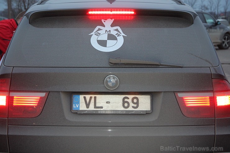 Populārais «Sieviešu dienas rallijs 2016» pulcē 5.03.2016 divās Latvijas starta pilsētās - Dobelē un Valmierā rekordlielu dalībnieču skaitu Populārais «Sieviešu dienas rallijs 2016» pulcē 5.03.2016 divās Latvijas starta pilsētās - Dobelē un Valmierā rekordlielu dalībnieču skaitu 170133