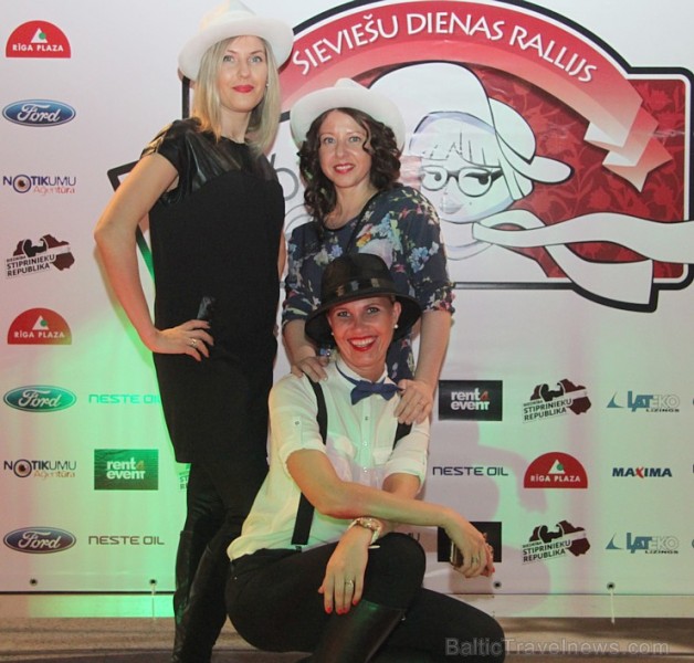 Populārais «Sieviešu dienas rallijs 2016» pulcē 5.03.2016 divās Latvijas starta pilsētās - Dobelē un Valmierā rekordlielu dalībnieču skaitu Populārais «Sieviešu dienas rallijs 2016» pulcē 5.03.2016 divās Latvijas starta pilsētās - Dobelē un Valmierā rekordlielu dalībnieču skaitu 170145