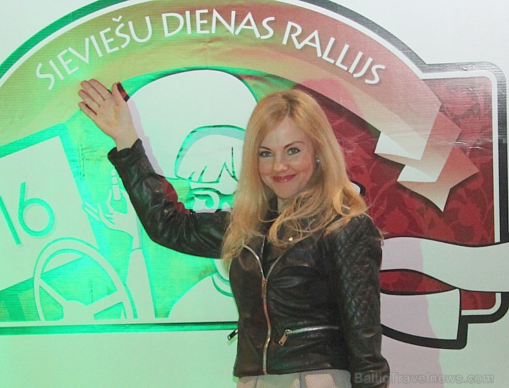 Populārais «Sieviešu dienas rallijs 2016» pulcē 5.03.2016 divās Latvijas starta pilsētās - Dobelē un Valmierā rekordlielu dalībnieču skaitu Populārais «Sieviešu dienas rallijs 2016» pulcē 5.03.2016 divās Latvijas starta pilsētās - Dobelē un Valmierā rekordlielu dalībnieču skaitu 170147