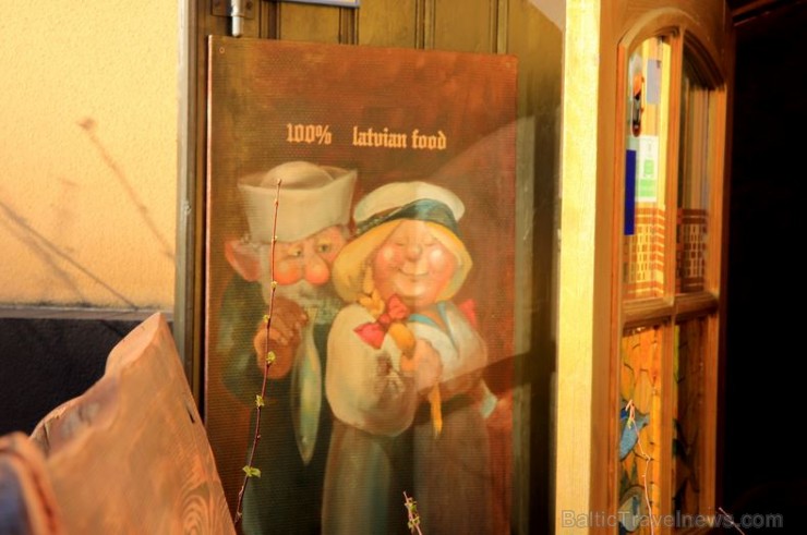 Saulainais laiks piepilda restorāna  «Taverna» terasi 173513