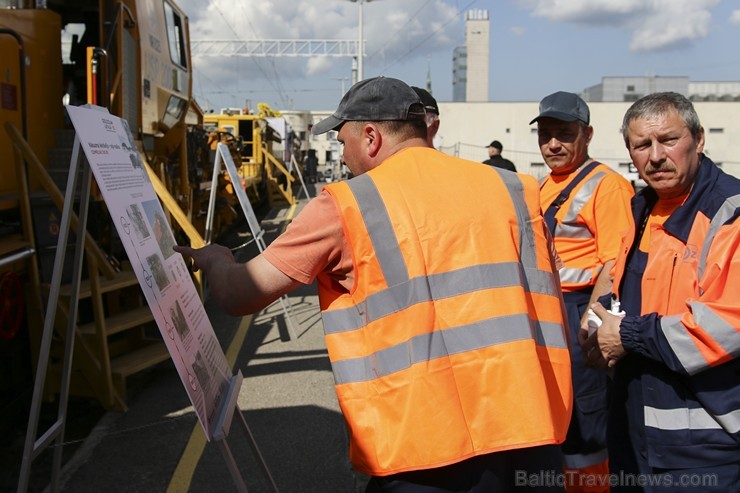 Pirmo reizi Latvijā notiek Dzelzceļa transporta līdzekļu parāde 175082