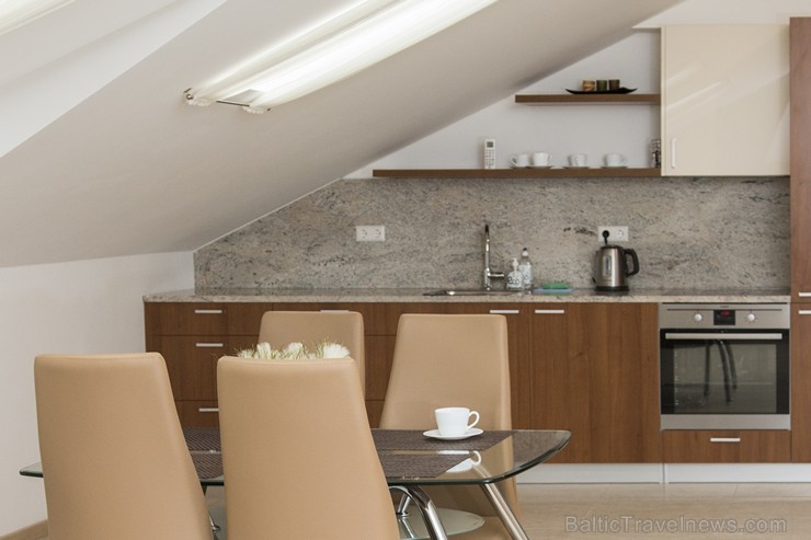 Mājīgie un elegantie Katrin apartamenti piedāvā pilnvērtīgu atpūtu Jūrmalas kūrorta klusajā daļā, gan individuālajiem ceļotajiem, gan ģimenēm ar bērni Mājīgie un elegantie Katrin apartamenti piedāvā pilnvērtīgu atpūtu Jūrmalas kūrorta klusajā daļā, gan individuālajiem ceļotajiem, gan ģimenēm ar bērni 175536