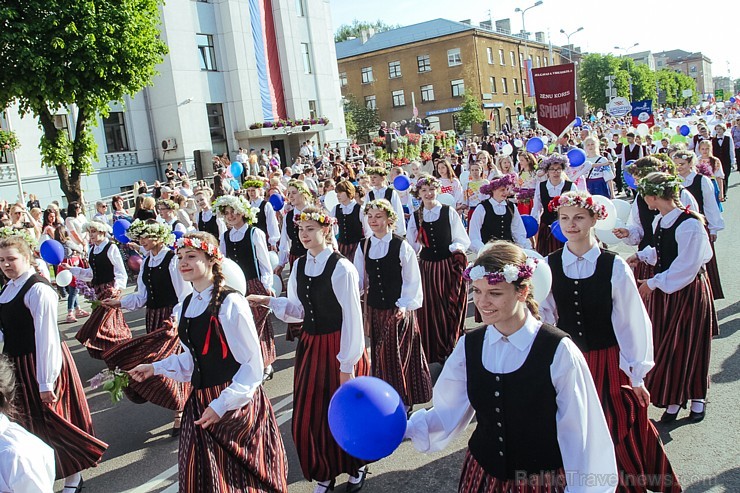 Ar svētku devīzi: Ar svētku devīzi: