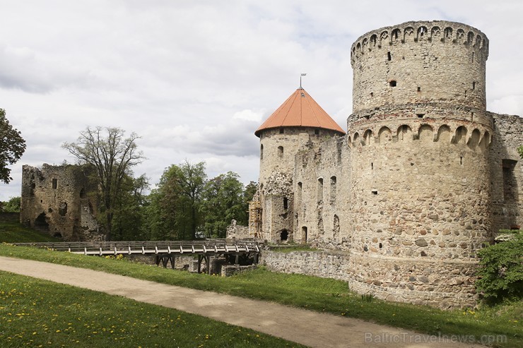 Pils ievērojami cieta 1577.gadā, kad cara Ivana Bargā armijas uzbrukuma laikā, 300 pilī glābiņu meklējušie ļaudis izdarīja pašnāvību, uzspridzinoties  176148