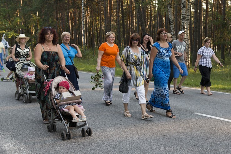 Saulkrastu svētku gājiens «No jūriņas izpeldēja…» pulcē kuplu dalībnieku skaitu 178312