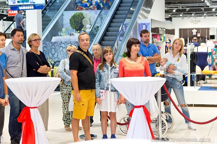 Akcijas «ELKOR PLAZA 10 gadi» uzvarētāja iegūst galveno balvu, kura ir ceļojums no tūroperatora Alida Tours 2.000 eiro vērtībā Akcijas «ELKOR PLAZA 10 gadi» uzvarētāja iegūst galveno balvu, kura ir ceļojums no tūroperatora Alida Tours 2.000 eiro vērtībā 180920