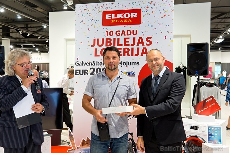 Akcijas «ELKOR PLAZA 10 gadi» uzvarētāja iegūst galveno balvu, kura ir ceļojums no tūroperatora Alida Tours 2.000 eiro vērtībā 180931