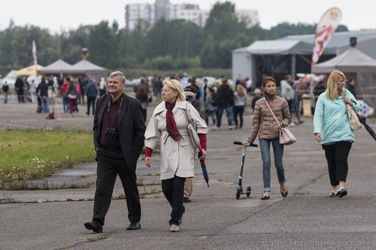 Ikgadējais aviācijas salidojums «Riga Fly-in 2016» Spilves lidlaukā pulcē aviācijas interesentus Ikgadējais aviācijas salidojums «Riga Fly-in 2016» Spilves lidlaukā pulcē aviācijas interesentus 181898