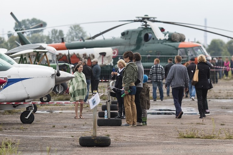 Ikgadējais aviācijas salidojums «Riga Fly-in 2016» Spilves lidlaukā pulcē aviācijas interesentus Ikgadējais aviācijas salidojums «Riga Fly-in 2016» Spilves lidlaukā pulcē aviācijas interesentus 181907