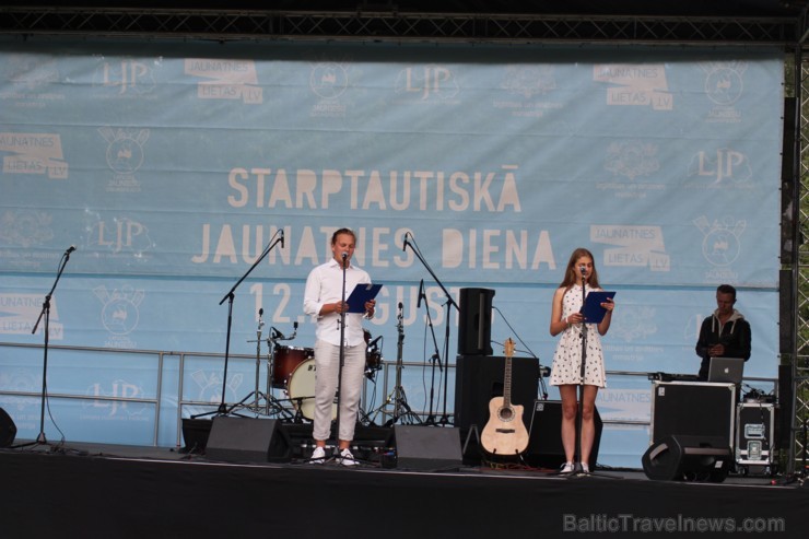 Jelgavā aizsākta apsveicama tradīcija - vērienīgi nosvinēt ANO Ģenerālās asamblejas izziņoto Starptautisko Jaunatnes dienu Jelgavā aizsākta apsveicama tradīcija - vērienīgi nosvinēt ANO Ģenerālās asamblejas izziņoto Starptautisko Jaunatnes dienu 181994