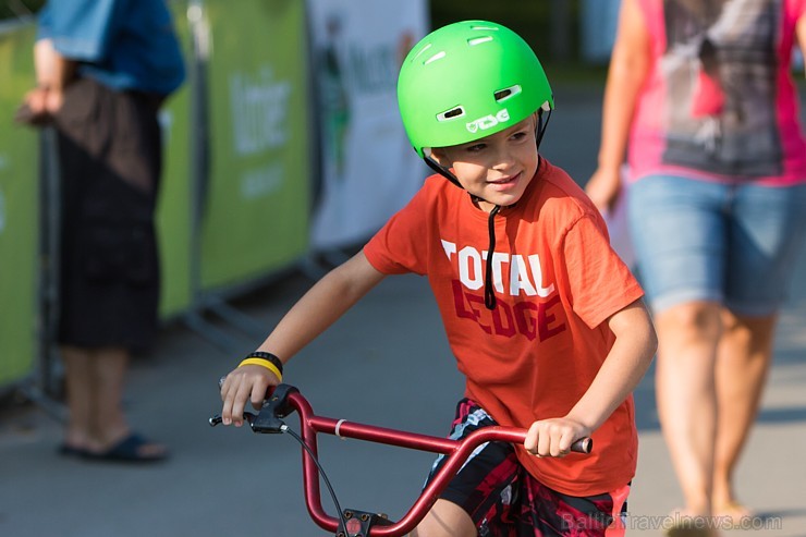 Jau otro gadu pēc kārtas Olainē norisinājās vērienīgie «Latvijas Velo svētki», kuros tika apbalvoti rezultatīvākie un atraktīvākie riteņbraukšanas pro Jau otro gadu pēc kārtas Olainē norisinājās vērienīgie «Latvijas Velo svētki», kuros tika apbalvoti rezultatīvākie un atraktīvākie riteņbraukšanas pro 182437