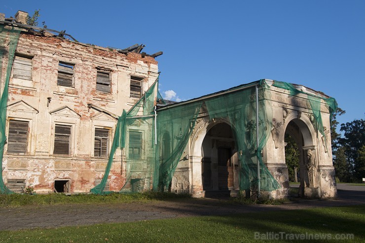 Vecgulbenes muižas Baltā pils kādreiz bijusi viena no lepnākajām kungu mājām Vidzemē 184273