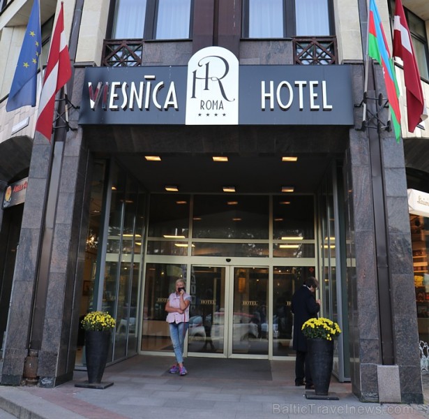 Populārākais latvietis no Itālijas un dziedātājs Roberto Meloni iegūst savu numuru Vecrīgas četru zvaigžņu viesnīcā «Hotel Roma» Populārākais latvietis no Itālijas un dziedātājs Roberto Meloni iegūst savu numuru Vecrīgas četru zvaigžņu viesnīcā «Hotel Roma» 184747