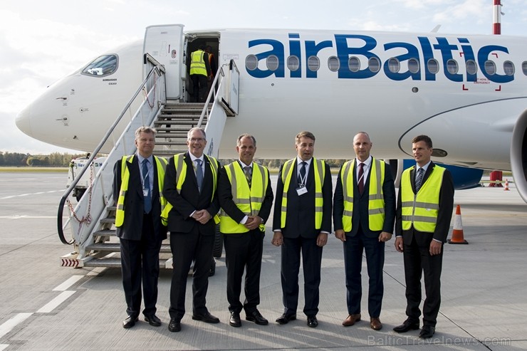 Starptautiskajā lidostā «Rīga» lidsabiedrība airBaltic prezentē Bombardier ražoto «CS300» lidmašīnu Starptautiskajā lidostā «Rīga» lidsabiedrība airBaltic prezentē Bombardier ražoto «CS300» lidmašīnu 184885