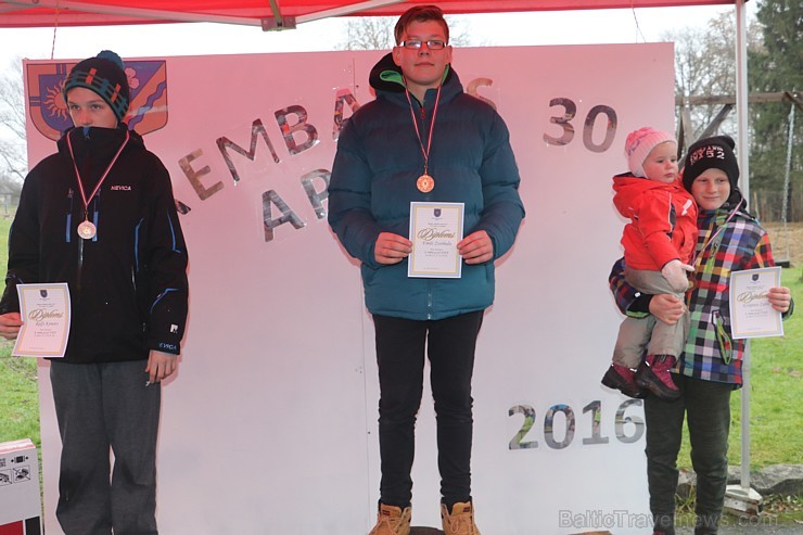 Latvijas dzimšanas dienu Rembate atzīmē ar 3 un 10 km skrējienu 
Foto atbalsts: Pulsometrs.lv 188134