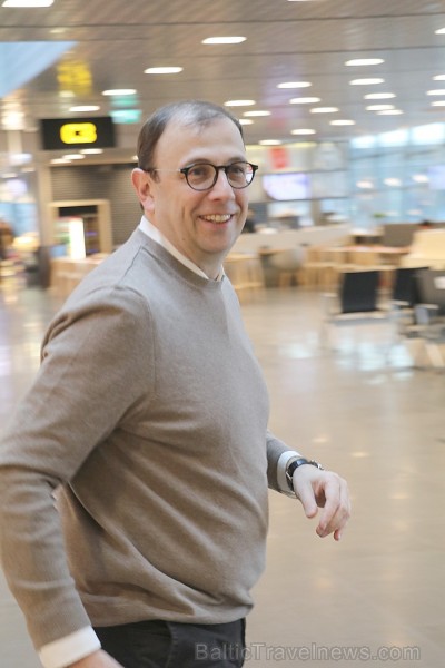Divi biznesa klases tūristi izbauda lidojumu Rīga - Maskava ar lidsabiedrību «Aaeroflot». Atbalsta: Baltic Travel Group Divi biznesa klases tūristi izbauda lidojumu Rīga - Maskava ar lidsabiedrību «Aaeroflot». Atbalsta: Baltic Travel Group 189617