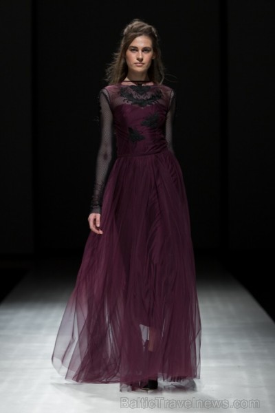 Ar krāšņiem pasākumiem aizvadīta Riga Fashion Week 194403