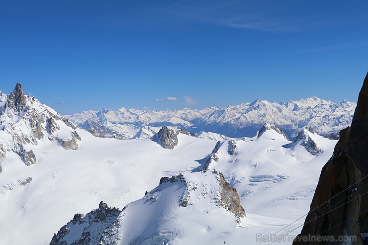 Travelnews.lv redakcija apmeklē 3 842 metru augsto Alpu virsotni «Aiguille du Midi». Atbalsta: Club Med Travelnews.lv redakcija apmeklē 3 842 metru augsto Alpu virsotni «Aiguille du Midi». Atbalsta: Club Med 194569