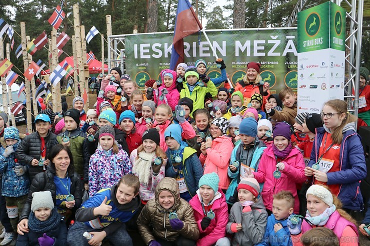 Ogres Zilo kalnu trases sniegā un lietū 15.04.2017 izskrien «Stirnubuks» susuri, vāveres, zaķi, stirnubuki un lūši Ogres Zilo kalnu trases sniegā un lietū 15.04.2017 izskrien «Stirnubuks» susuri, vāveres, zaķi, stirnubuki un lūši 195350