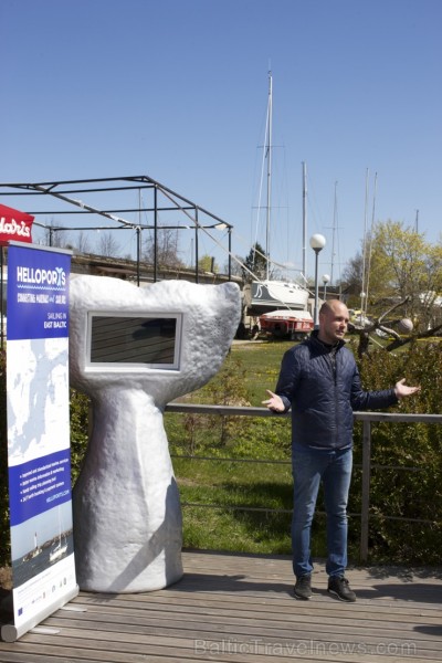 Lai padarītu Latvijas mazās ostas pieejamākas, tiek atklāts viens no jaunizveidotajiem «Helloports» info kioskiem Lai padarītu Latvijas mazās ostas pieejamākas, tiek atklāts viens no jaunizveidotajiem «Helloports» info kioskiem 197030