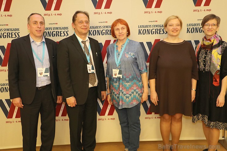 Latgolys symtgadis kongresa rezolūcija, kas tika pieņemta 6.05.2017 Rēzeknē, aicina stiprināt un attīstīt latgalisko kultūrvidi Latgalē 197455