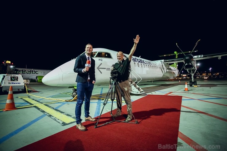 Svinīgā gaisotnē aizlidojis pirmais «AirBaltic» reiss uz Liepāju 197634