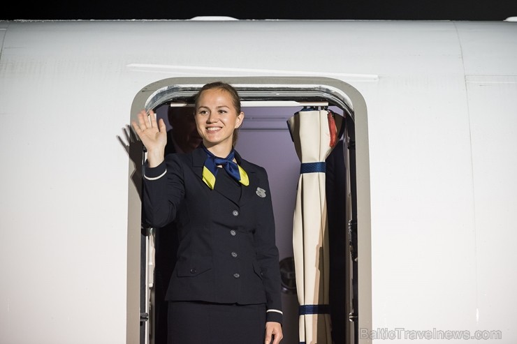 Svinīgā gaisotnē aizlidojis pirmais «AirBaltic» reiss uz Liepāju 197646