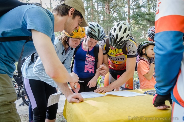 Ar velobraucienu «Ieriteņo vasarā» Smiltenes novadā atklāta aktīvā tūrisma sezona 198056