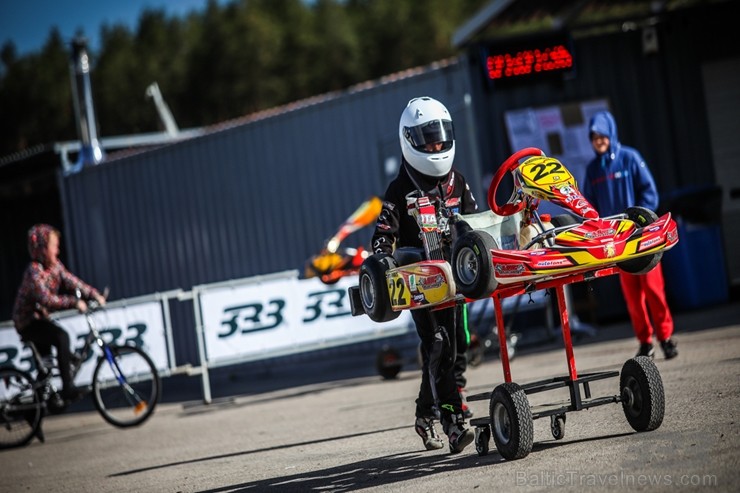 Rīgā «Rotax Nordic Challenge» spēkus mērījuši sporta kartingi 199275