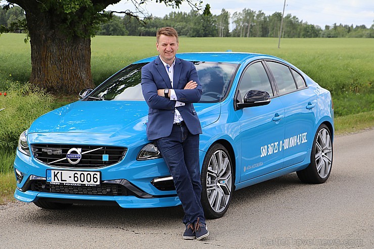 Travelnews.lv ceļo uz Jaunpili ar jauno un jaudīgo Volvo S60 Polestar 201090