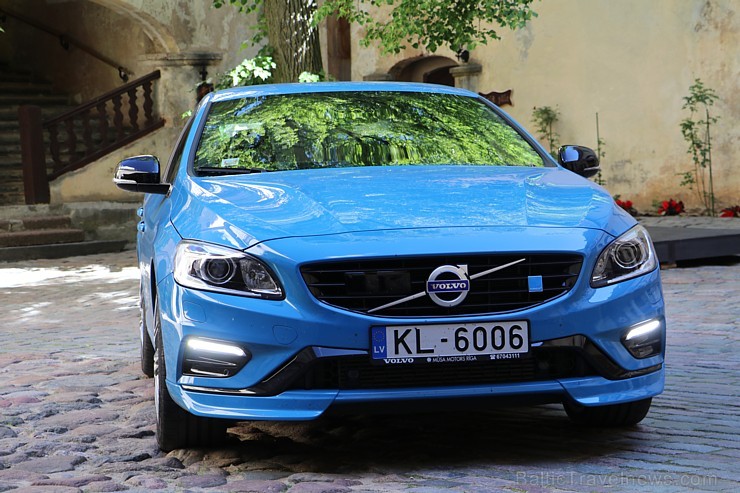 Travelnews.lv ceļo uz Jaunpili ar jauno un jaudīgo Volvo S60 Polestar 201131