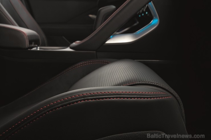 Prezentēts jaunākais Jaguar modelis «E-PACE» 202302