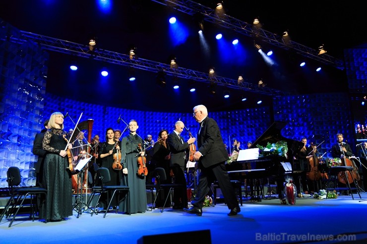 Jūrmalā  ar Raimondu Paulu un Kseniju Sidorovu atklāts trešais Jūrmalas festivāls 202478