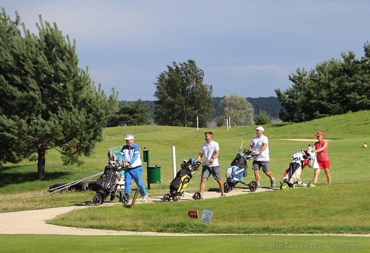 Travelnews.lv kopā ar «Turkish Airlines» mācās golfa klubā «Ozo Golf Club» spēlēt golfu 203961