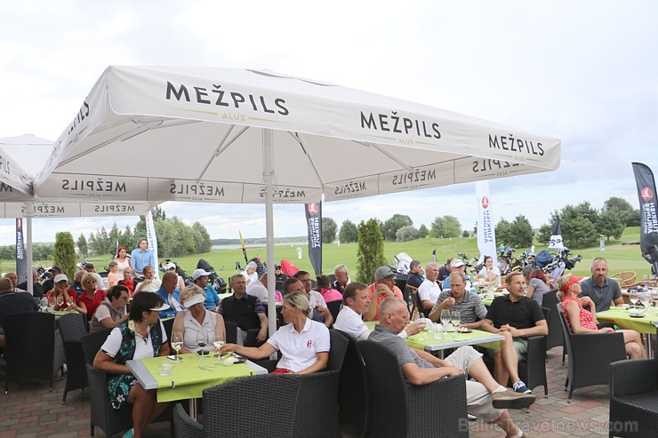 Travelnews.lv kopā ar «Turkish Airlines» mācās golfa klubā «Ozo Golf Club» spēlēt golfu 203964