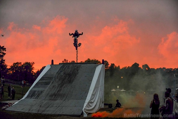 Ventspilī aizvadītas ikgadējās supermotokrosa sacensības «Ventbunkers lielā balva 2017» 204440