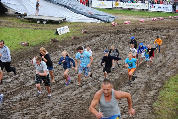 Ventspilī aizvadītas ikgadējās supermotokrosa sacensības «Ventbunkers lielā balva 2017» 204446