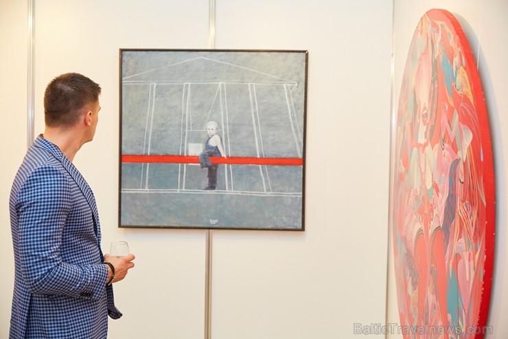 Jūrmalas pludmales kompleksā «Legend Beach» pirmo reizi notiek mākslas gadatirgus «Jurmala Art Fair». 205319