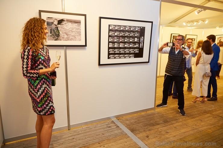 Jūrmalas pludmales kompleksā «Legend Beach» pirmo reizi notiek mākslas gadatirgus «Jurmala Art Fair». 205324