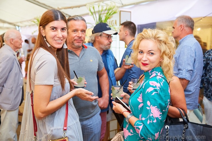 Jūrmalas pludmales kompleksā «Legend Beach» pirmo reizi notiek mākslas gadatirgus «Jurmala Art Fair». 205325