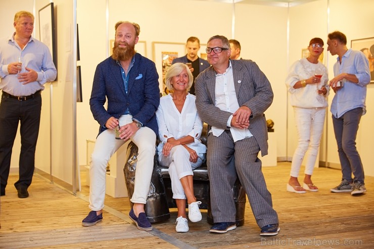 Jūrmalas pludmales kompleksā «Legend Beach» pirmo reizi notiek mākslas gadatirgus «Jurmala Art Fair». 205332