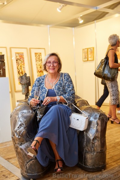 Jūrmalas pludmales kompleksā «Legend Beach» pirmo reizi notiek mākslas gadatirgus «Jurmala Art Fair». 205352