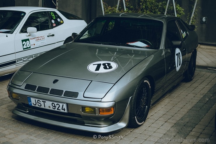 Pie Rīgas Motormuzeja aizvadīts gada pēdējais klasisko transportlīdzekļu pasākums «Youngtimer Cars&Coffee» Pie Rīgas Motormuzeja aizvadīts gada pēdējais klasisko transportlīdzekļu pasākums «Youngtimer Cars&Coffee» 206546