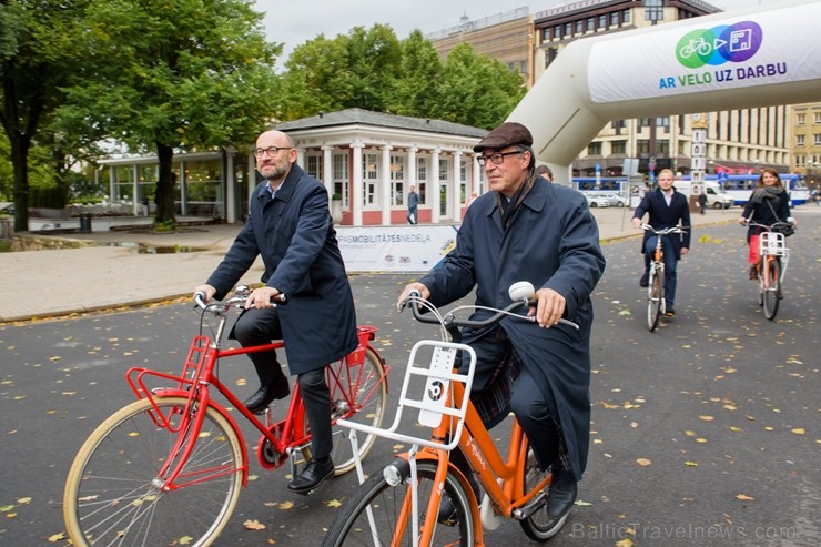 «Ar velo uz darbu» dienā simtiem rīdzinieku izvēlas divriteni 207334