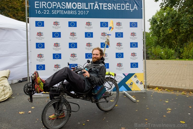 «Ar velo uz darbu» dienā simtiem rīdzinieku izvēlas divriteni 207337