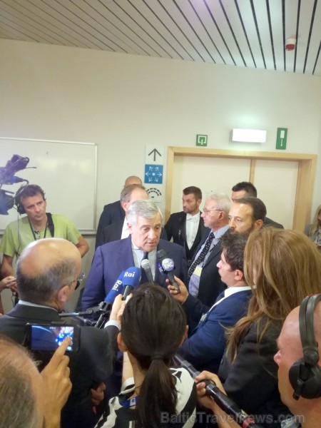 Pilsētā arī ļoti aktīvi darbojas žurnālisti un politiķiem (šajā gadījumā Eiropas Parlamenta prezidentam Antonio Tajani) dzīve nemaz tik viegla nav - i 208059